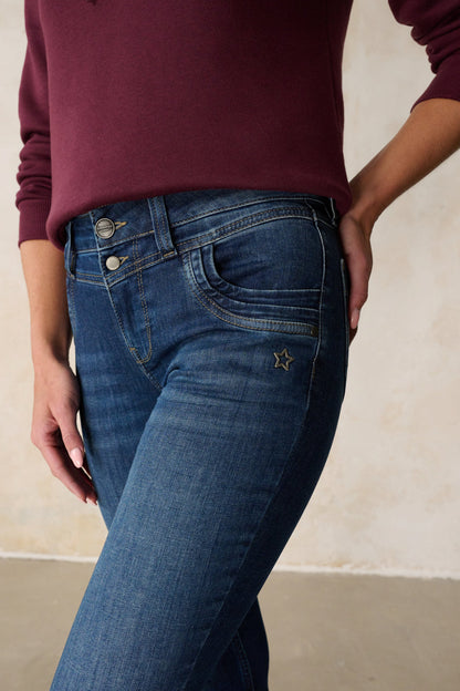 Merle Slim Fit Jeans – Maronenblau & Soft Denim, mittlere Leibhöhe