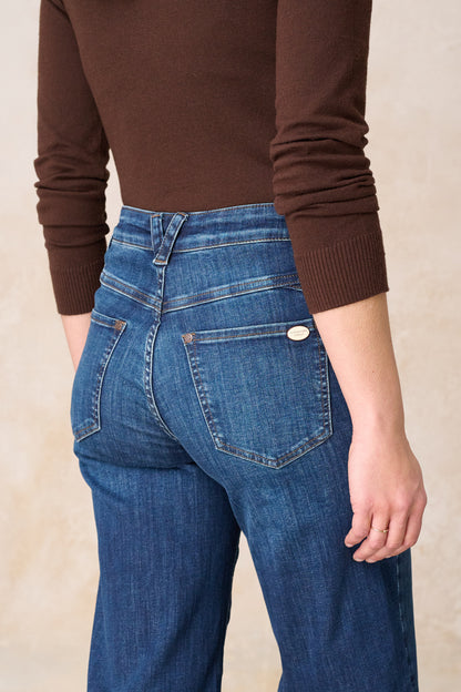 Clara – Flared Jeans in Donaublau 2 mit hoher Leibhöhe
