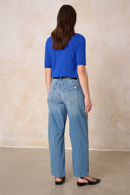 Serena – Barrel Jeans in Taschenblau