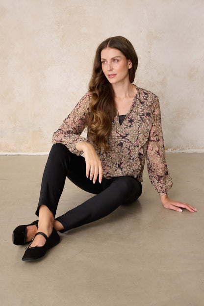 Merle Slim Fit Hose – Glasurschwarz & Techno Stretch, mittlere Leibhöhe