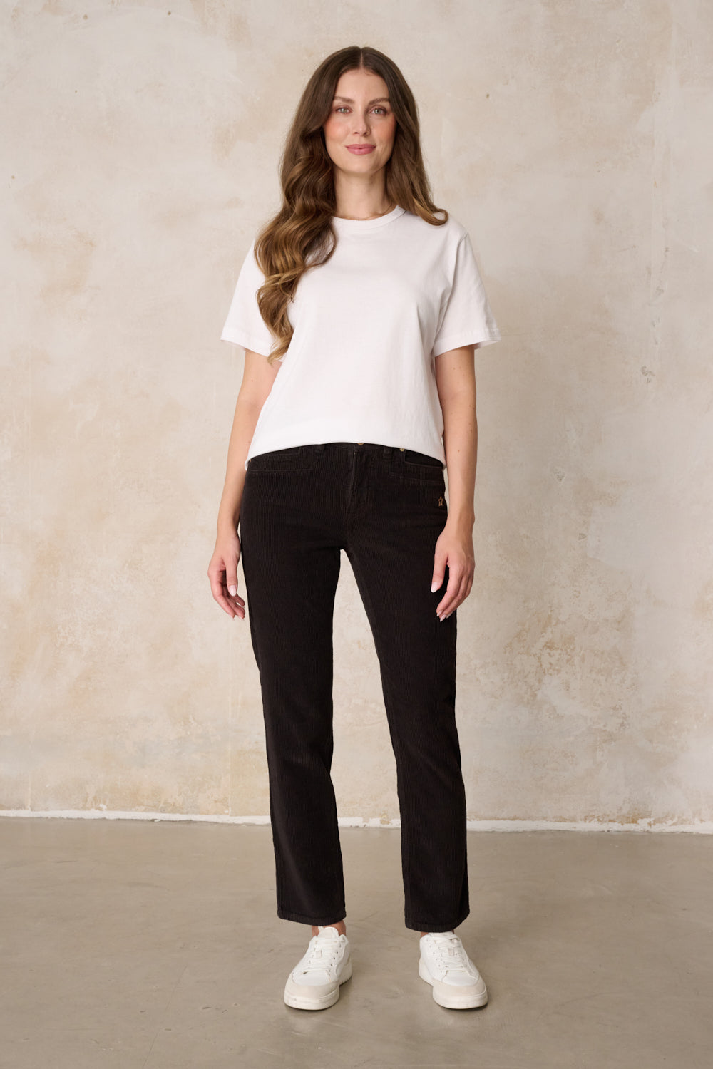 Tina Straight Leg Hose – Dunkelcord & Cord-Stretch, hohe Leibhöhe