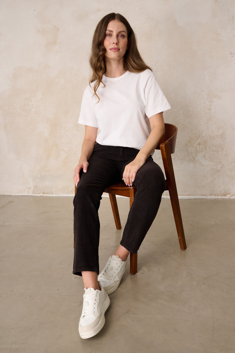 Tina Straight Leg Hose – Dunkelcord & Cord-Stretch, hohe Leibhöhe