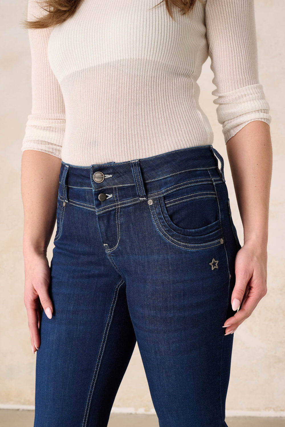Merle Straight Leg Jeans – Atlantikblau & kühlender Denim, mittlere Leibhöhe
