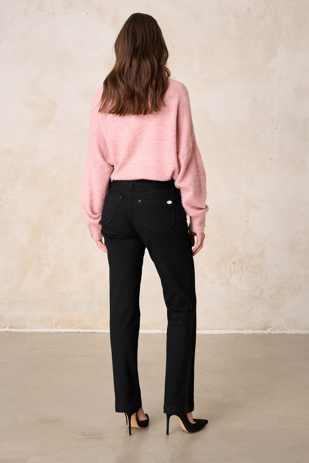 Merle – Straight Leg Jeans in Mandelschwarz mit mittlerer Leibhöhe
