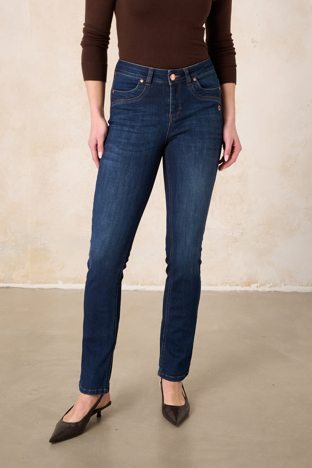 Celina – Slim Fit Jeans in Donaublau