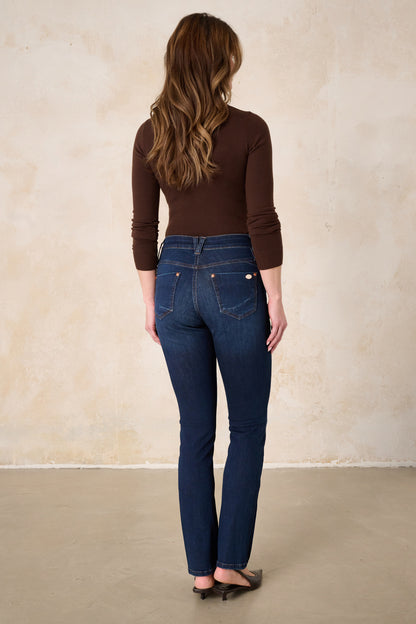Celina – Slim Fit Jeans in Donaublau