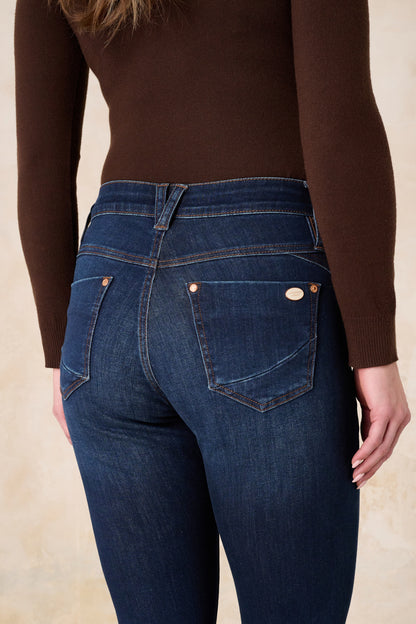 Celina – Slim Fit Jeans in Donaublau