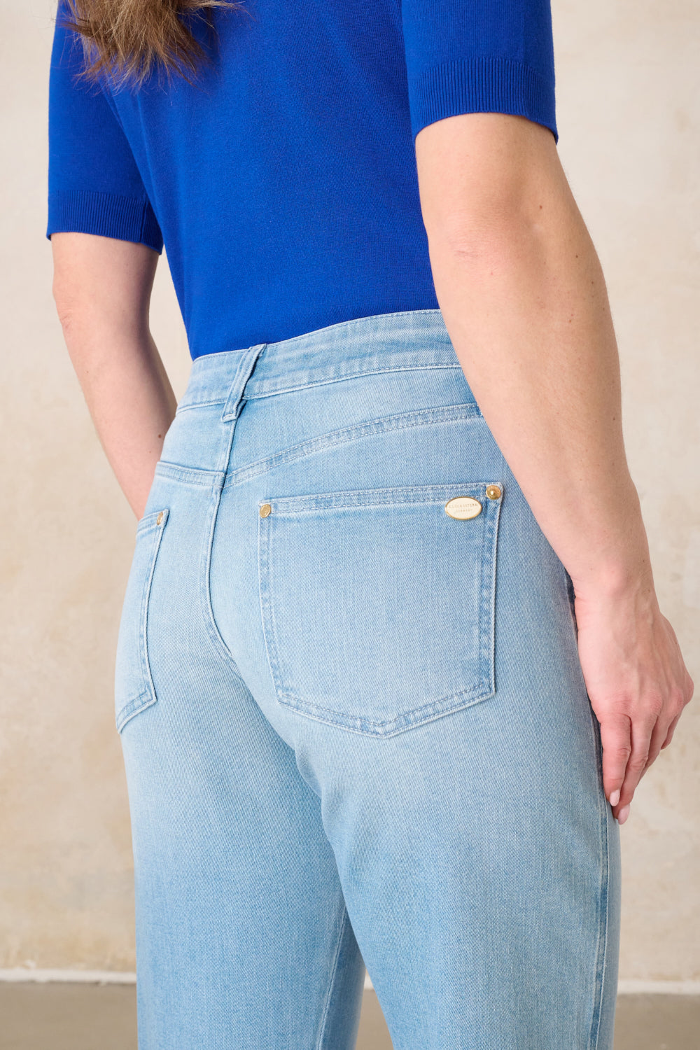 Clara – Flared Jeans in Isarblau mit hoher Leibhöhe