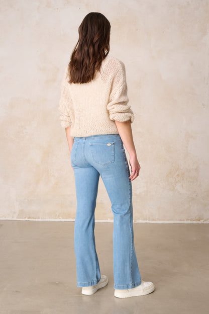 Melina - Bootcut Jeans – Holunderblau