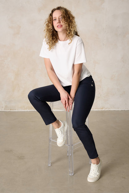 Merle Slim Fit Hose – Magdablau & Techno Stretch, mittlere Leibhöhe