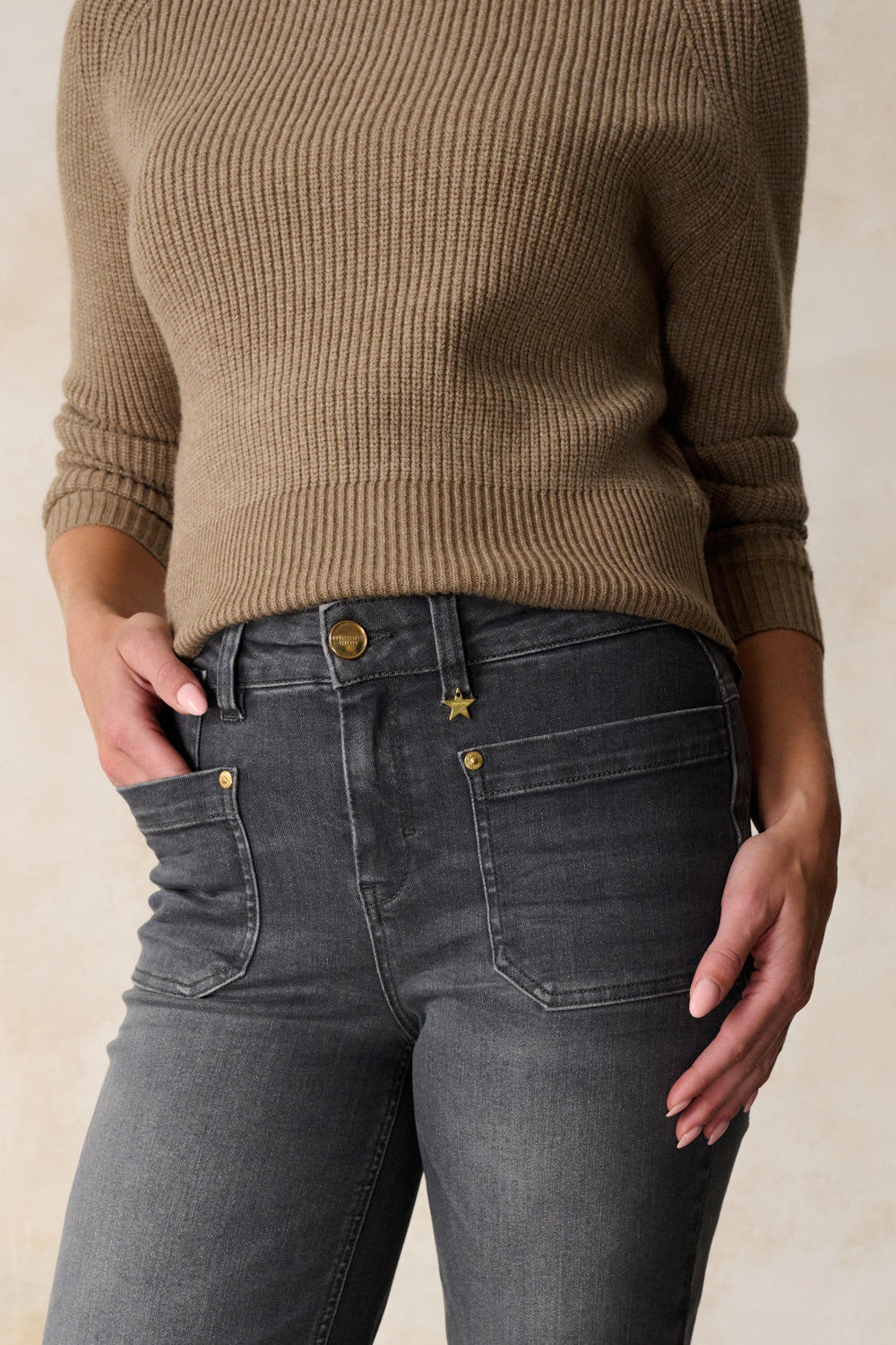 Clara - Flared Leg Jeans – Stahlgrau (verkürzt)
