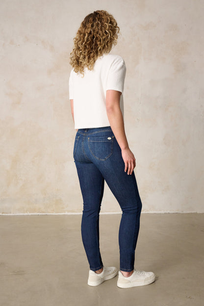 Merle Slim Fit Jeans – Neckarblau & Soft Denim, mittlere Leibhöhe